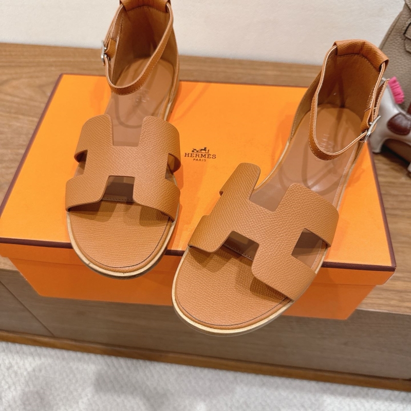 H**me5 sandals